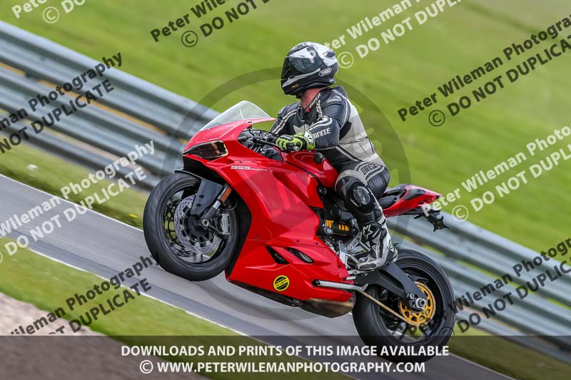 Castle Combe 2019;PJ Motorsport Photography 2019;donington no limits trackday;donington park photographs;donington trackday photographs;no limits trackdays;peter wileman photography;trackday digital images;trackday photos